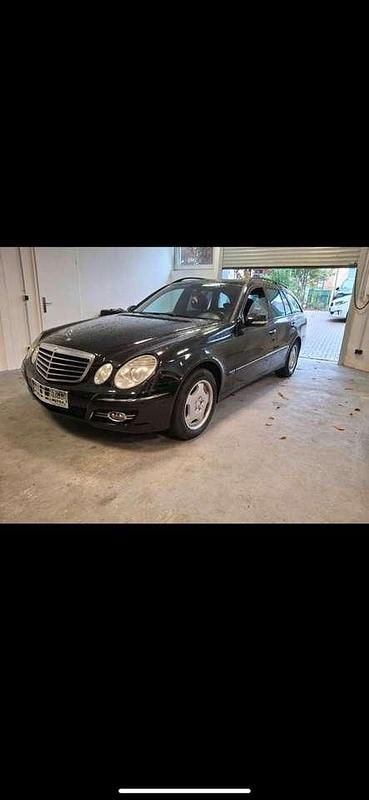 Schwarz Gebraucht 2007 Mercedes E280 Avantgarde Kombi | 4.500 € (Fairer Preis) - Bild 1/4