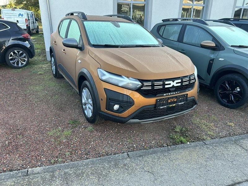 Orange Gebraucht 2023 Dacia Sandero Expression Kleinwagen | 18.993 € (Etwas zu teuer) - Bild 1/4