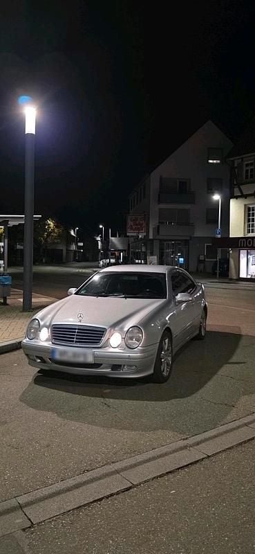 Gebraucht Mercedes CLK230 197 PS (144 kW) 2003 Silber Coupé