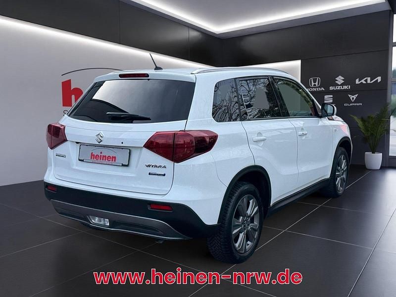 Gebraucht Suzuki Vitara Comfort 140 PS (102 kW) 2021 Superior white SUV