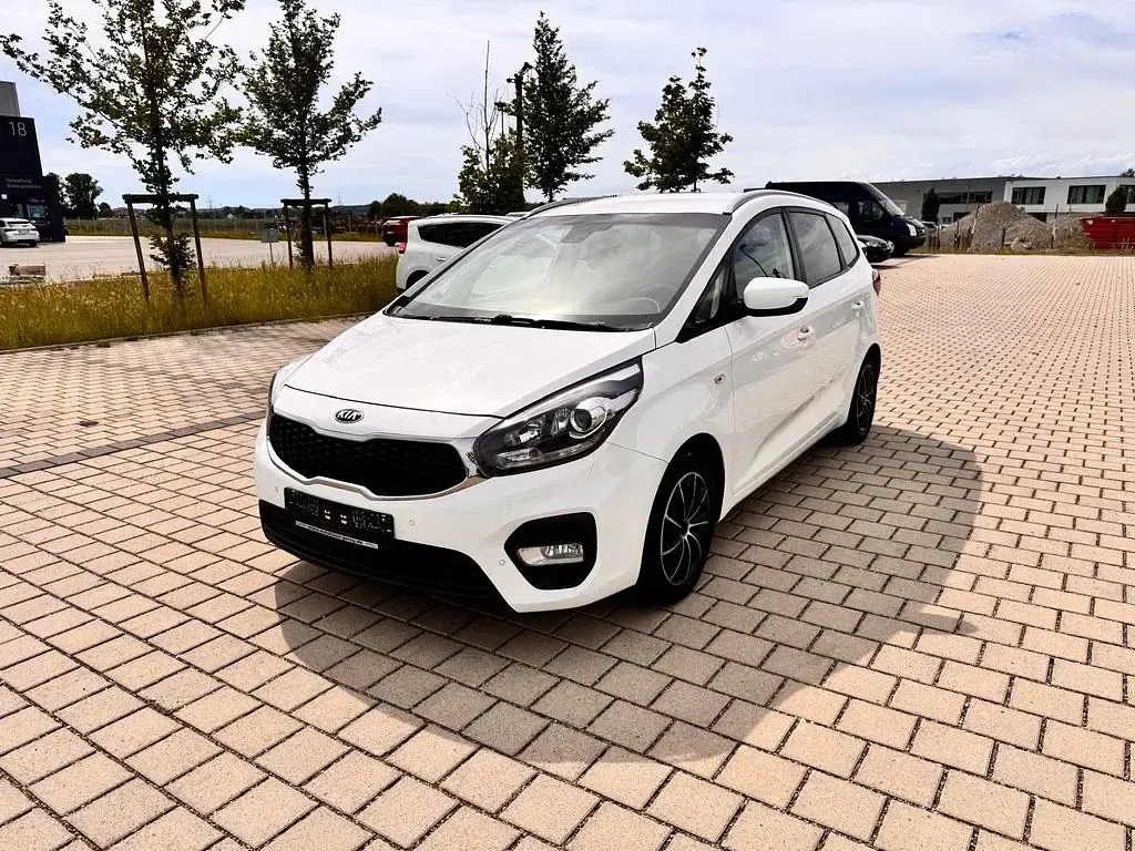 Gebraucht Kia Carens Vision 165 PS (121 kW) 2018 Weiß Van / Kleinbus