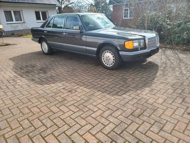 Gebraucht Mercedes 560 242 PS (177 kW) 1989 Schwarz Limousine