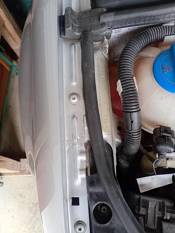 Usado Audi A3 100 HP (73 kW) 2003 Prateado Citadino