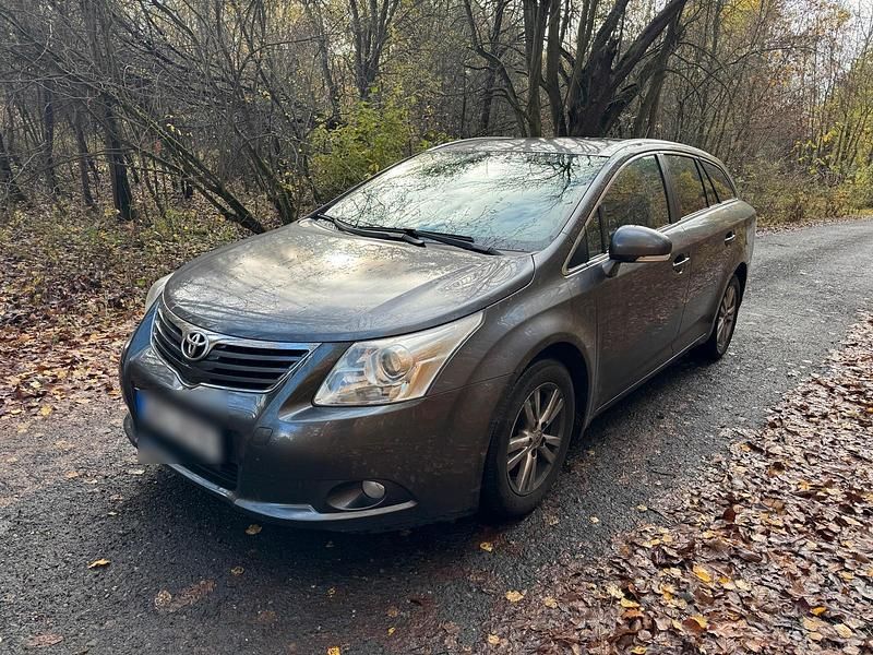Grau Gebraucht 2009 Toyota Avensis T2 Kombi | 3.350 € (Fairer Preis) - Bild 1/4