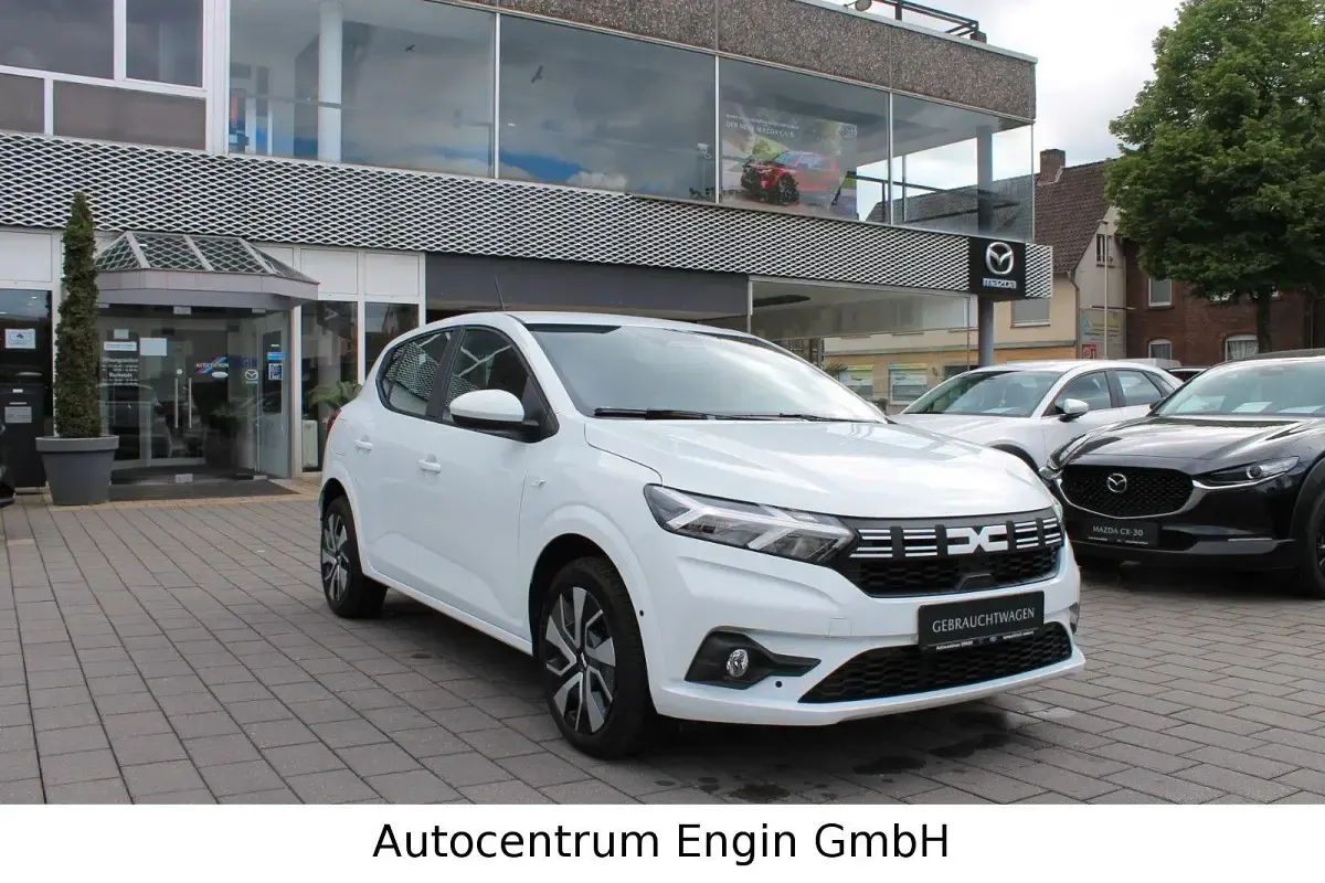 Occasion Dacia Sandero Expression 91 ch (66 kW) 2024 Blanc Berline