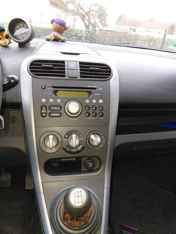 Gebraucht Opel Agila 60 PS (44 kW) 2008 Rot Kleinwagen