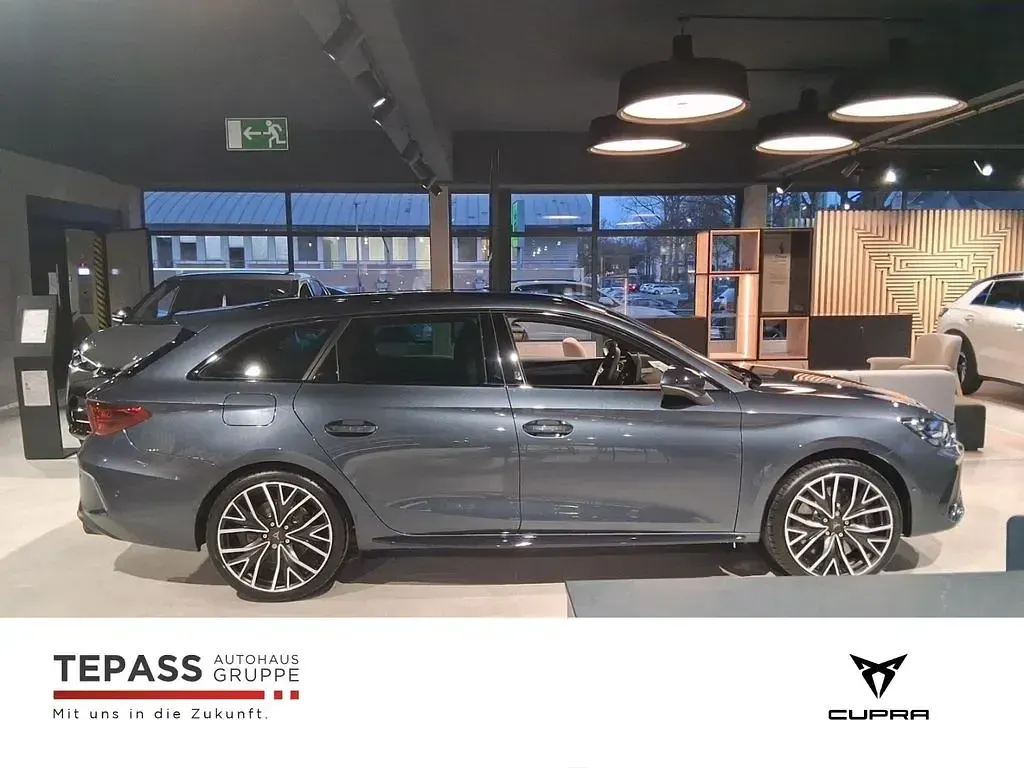 Neu Cupra Leon VZ1 333 PS (244 kW) 2026 Grau Limousine