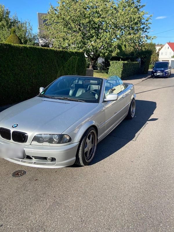 Silber Gebraucht 2002 BMW 320 Coupé | 9.200 € - Bild 1/4