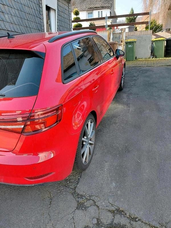 Second-hand Audi A3 150 CP (110 kW) 2019 Roșu Berlinǎ