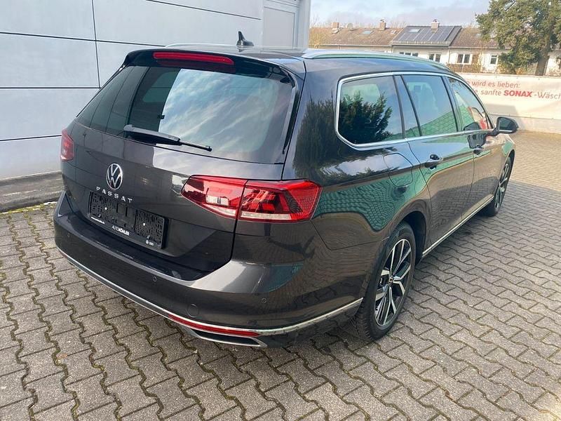 Gebraucht VW Passat Elegance 200 PS (147 kW) 2020 Grau Kombi