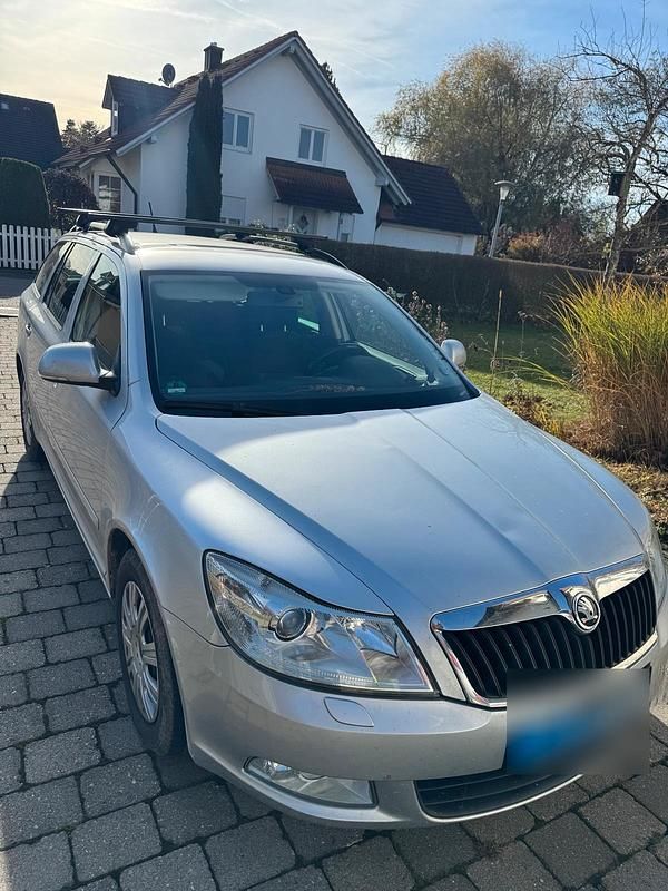 Silber Gebraucht 2011 Skoda Octavia Kombi | 3.300 € (Superpreis) - Bild 1/4