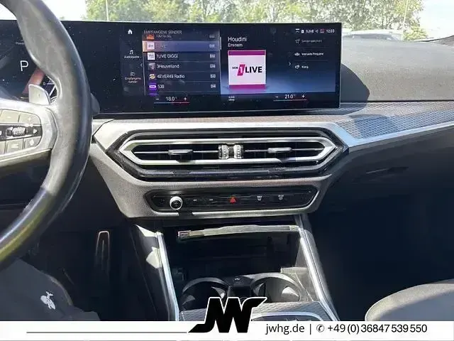 Gebraucht BMW 320 M Sport 190 PS (139 kW) 2023 Black sapphire metallic Kombi