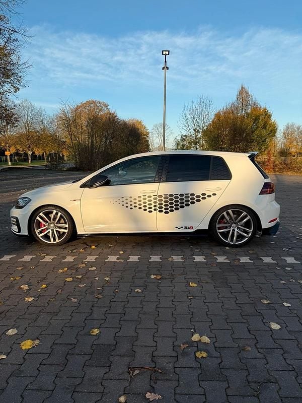 Weiß Gebraucht 2019 VW Golf GTI Limousine | 24.950 € (Superpreis) - Bild 1/4