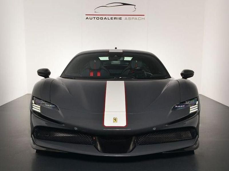 Gebraucht Ferrari SF90 1001 PS (736 kW) 2021 Grau Coupé