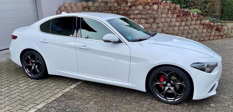 Gebraucht Alfa Romeo Giulia 179 PS (131 kW) 2018 Weiß Limousine