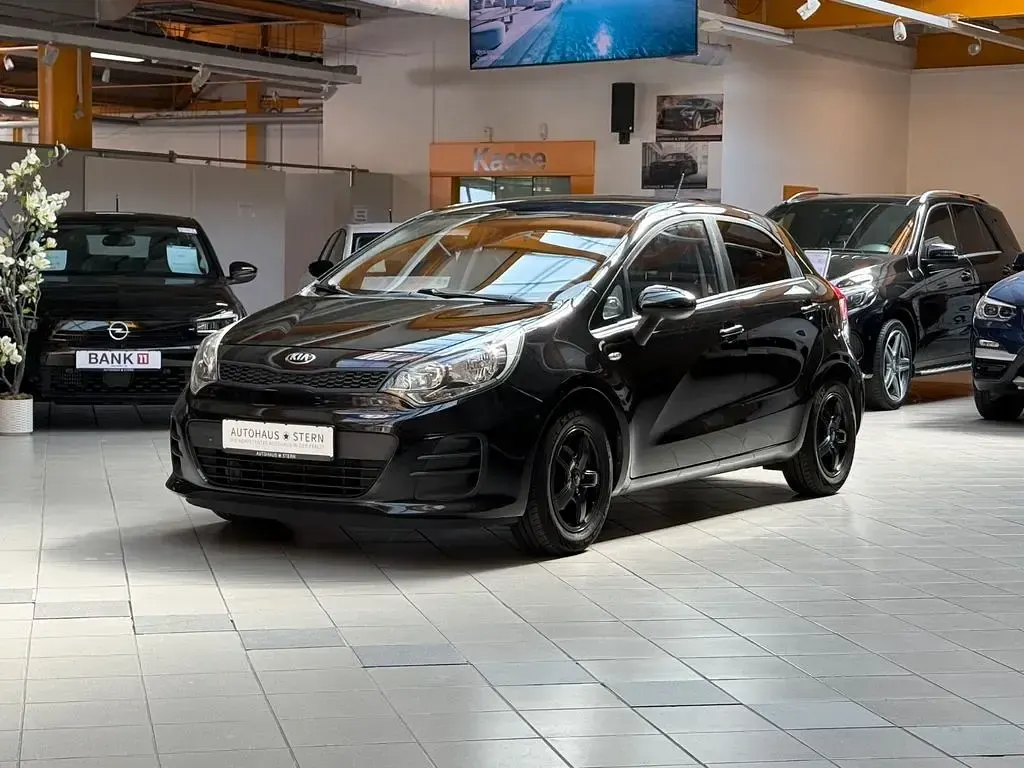 Gebraucht Kia Rio Start 84 PS (61 kW) 2016 Schwarz Kleinwagen