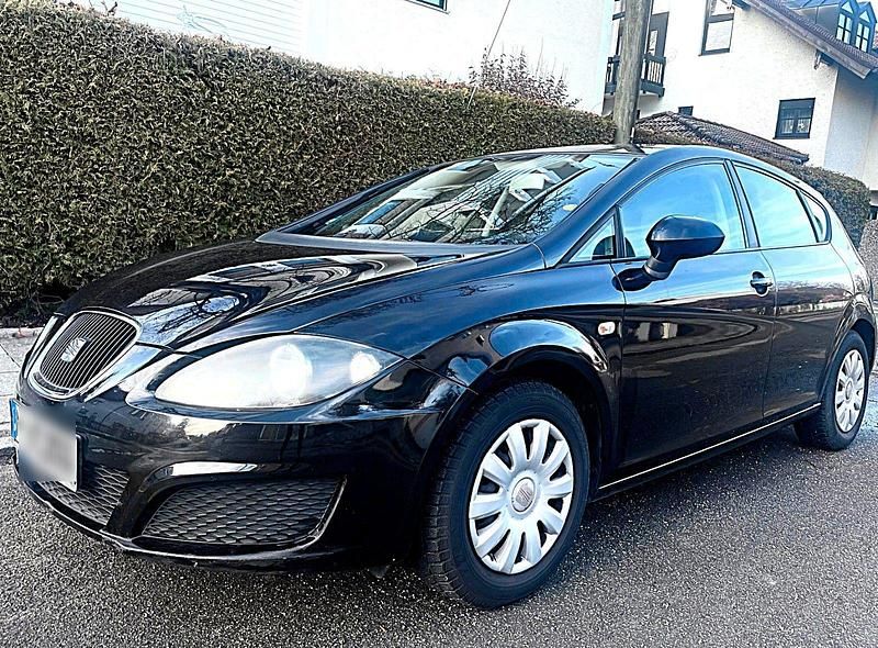 Schwarz Gebraucht 2010 Seat Leon Ecomotive Kleinwagen | 3.490 € (Fairer Preis) - Bild 1/4