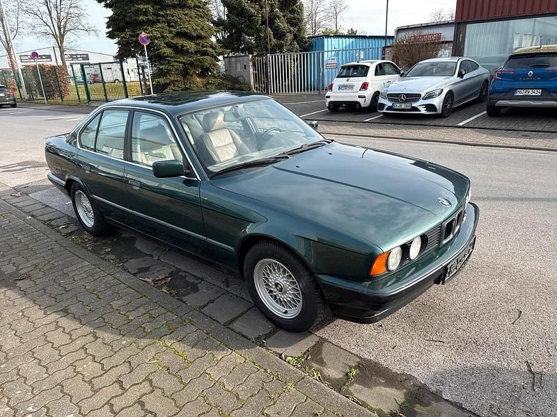 Gebraucht BMW 525 140 PS (102 kW) 1993 Grün Limousine