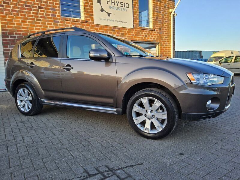 Braun Gebraucht 2012 Mitsubishi Outlander Instyle SUV | 10.998 € (Teuer) - Bild 1/4