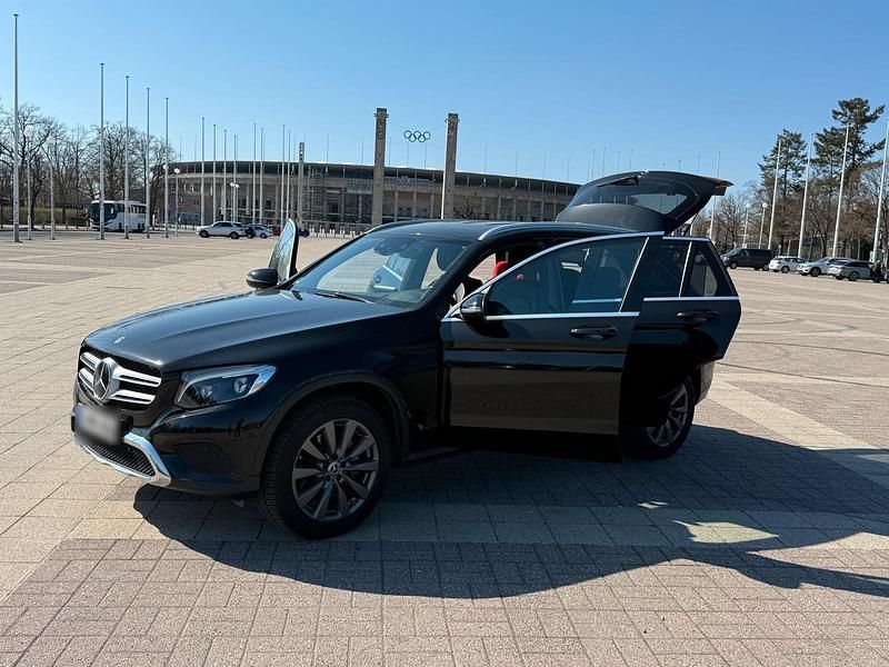 Gebraucht Mercedes GLC250 204 PS (150 kW) 2017 Schwarz SUV