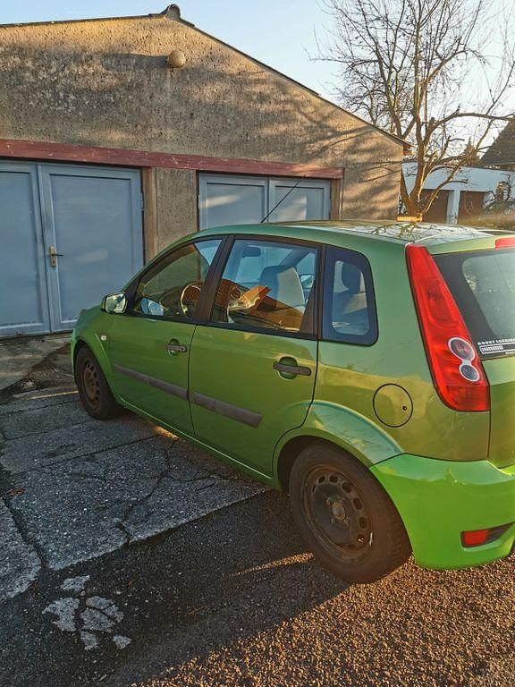 Gebraucht Ford Fiesta 80 PS (58 kW) 2007 Grün Kleinwagen