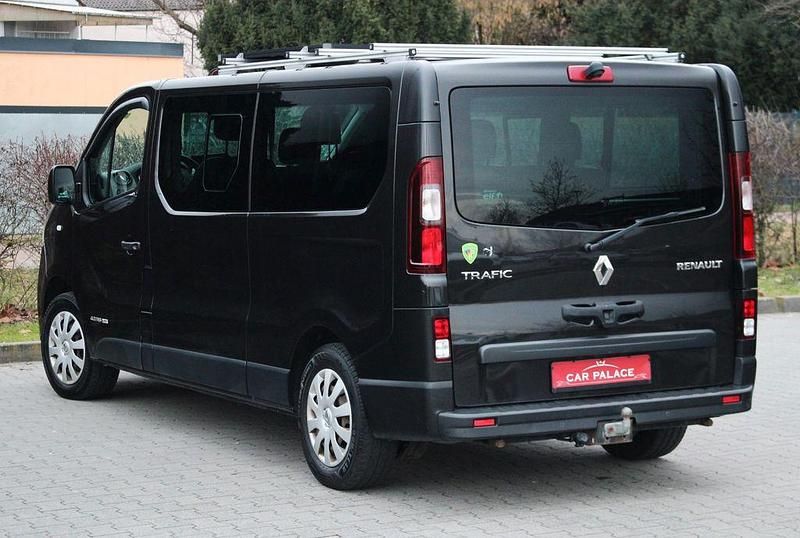 Gebraucht Renault Trafic 145 PS (106 kW) 2017 Schwarz Van / Kleinbus
