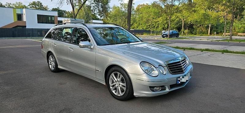 Silber Gebraucht 2007 Mercedes E320 Kombi | 5.200 € (Fairer Preis) - Bild 1/4