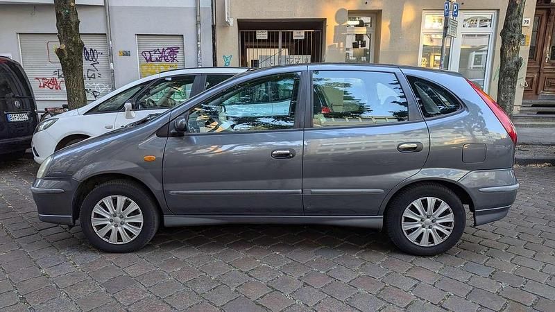 Gebraucht Nissan Almera Tino Acenta+ 116 PS (85 kW) 2005 Grau Van / Kleinbus