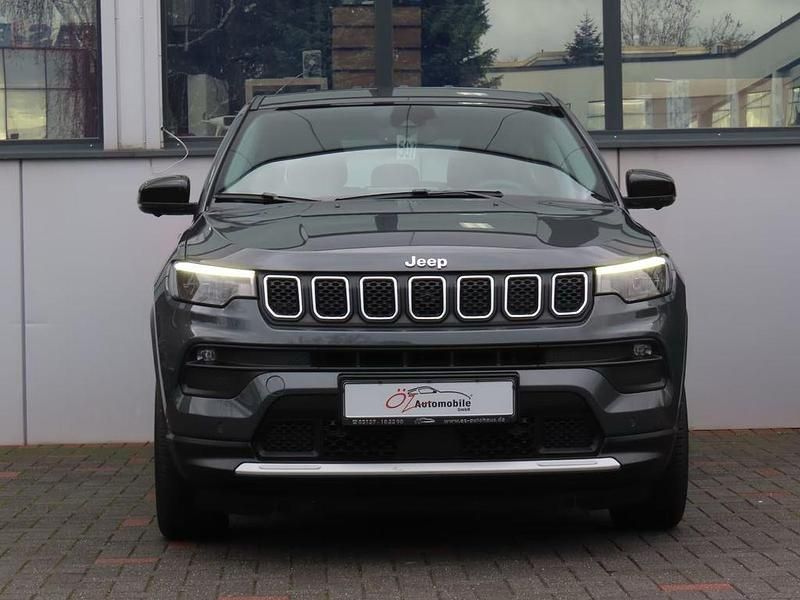 Gebraucht Jeep Compass 131 PS (96 kW) 2024 Grau SUV
