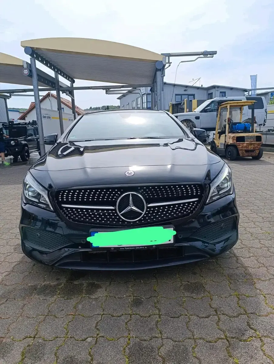 Gebraucht Mercedes CLA180 AMG line 122 PS (89 kW) 2017 Schwarz Limousine