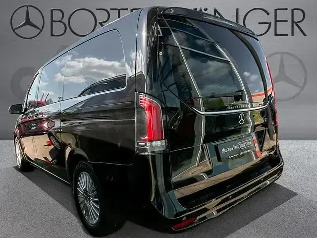 Gebraucht Mercedes V220 Style 163 PS (119 kW) 2025 Schwarz Van / Kleinbus