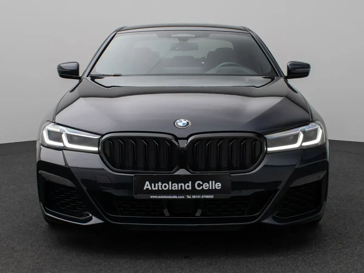 Gebraucht BMW M550 Performance 530 PS (389 kW) 2023 M carbonschwarz metallic4schwarz Limousine