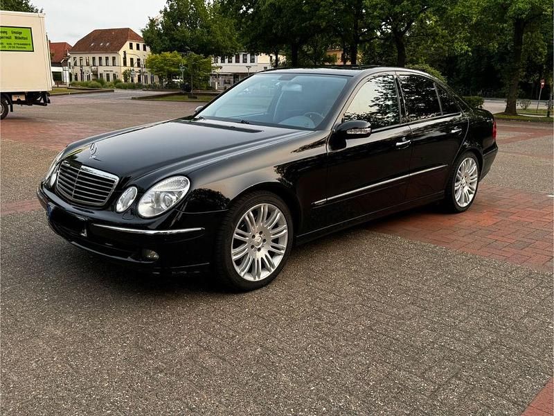 Gebraucht Mercedes E350 Avantgarde 272 PS (200 kW) 2006 Schwarz Limousine