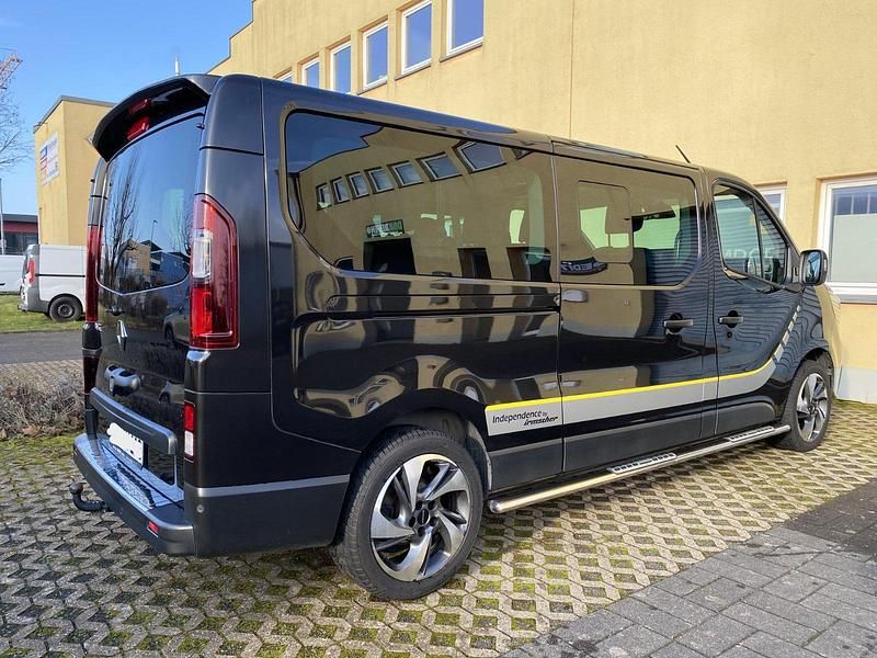 Gebraucht Renault Trafic 150 PS (110 kW) 2022 Schwarz Van / Kleinbus