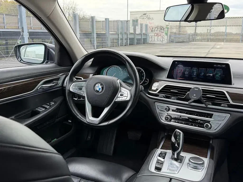 Gebraucht BMW 750 449 PS (330 kW) 2016 Schwarz Limousine