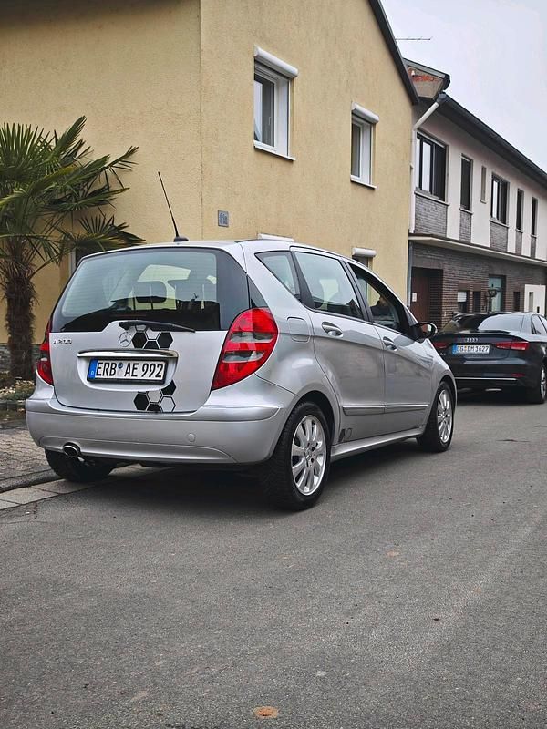 Silber Gebraucht 2005 Mercedes A200 Avantgarde Kleinwagen | 1.650 € (Fairer Preis) - Bild 1/4