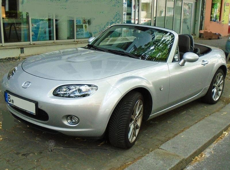 Second-hand Mazda MX5 126 CP (92 kW) 2008 Argintiu Cabrio