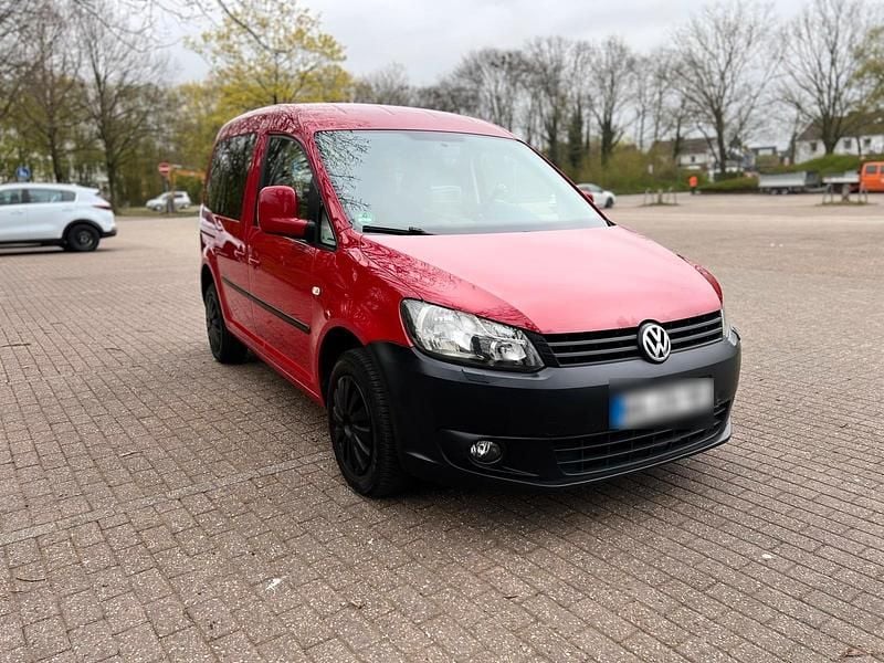 Second-hand VW Caddy 86 CP (63 kW) 2011 Roșu Monovolum