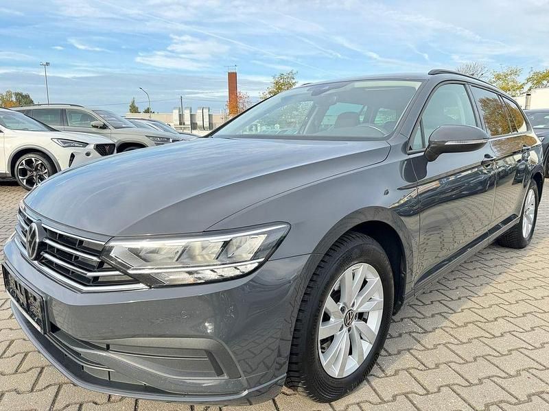Grau Gebraucht 2020 VW Passat Basis Kombi | 12.890 € (Guter Preis) - Bild 1/4
