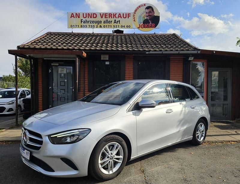 Silber Gebraucht 2019 Mercedes B200 Van / Kleinbus | 17.490 € (Superpreis) - Bild 1/4