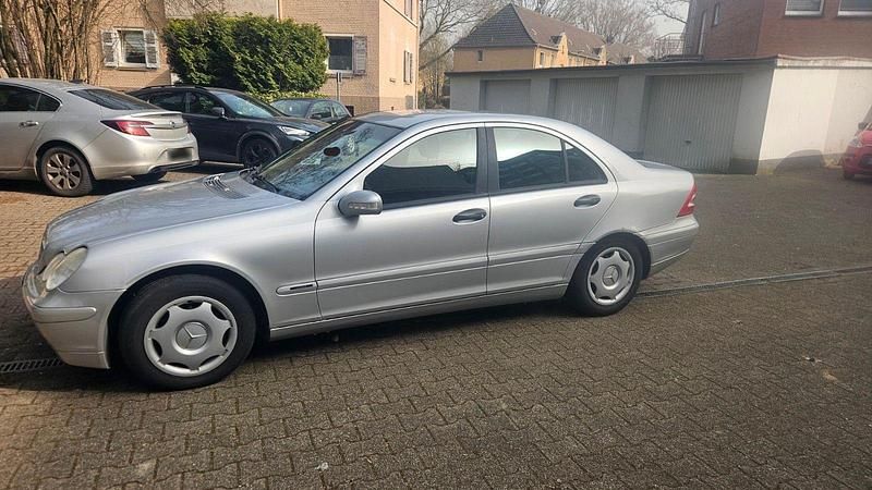 Second-hand Mercedes C200 Classic 163 CP (119 kW) 2001 Gri Berlinǎ