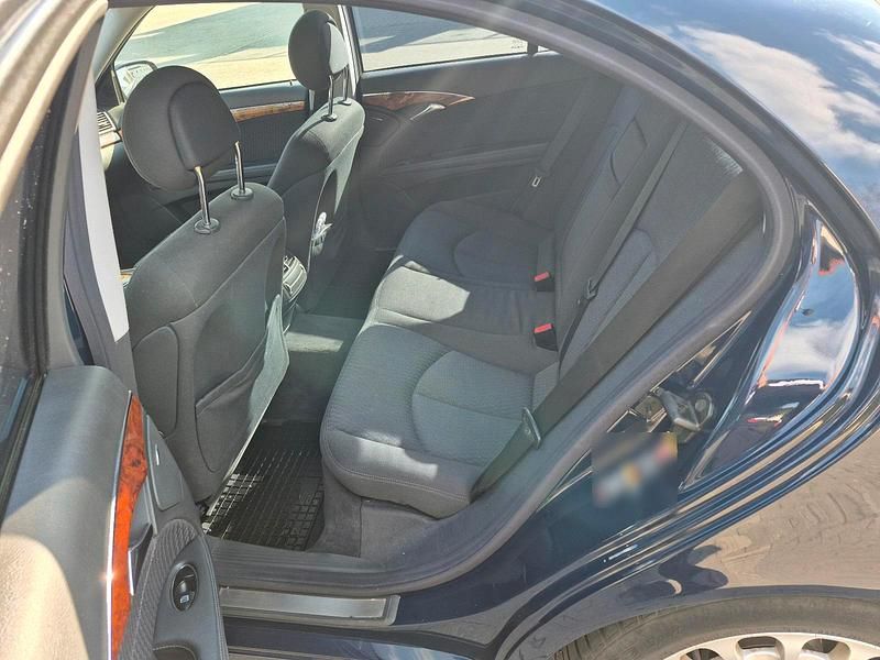 Gebraucht Mercedes E200 163 PS (119 kW) 2004 Blau Limousine