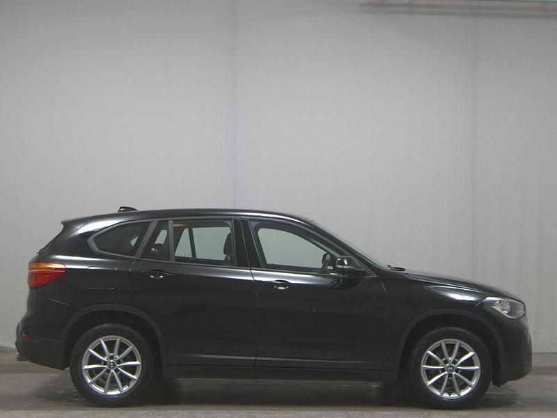 Schwarz Gebraucht 2022 BMW X1 Sport Line SUV | 18.480 € (Superpreis) - Bild 1/4