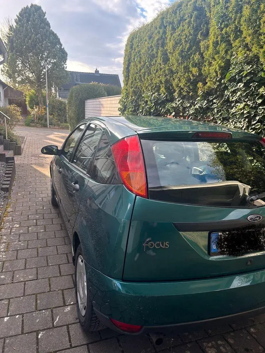 Gebraucht Ford Focus 101 PS (74 kW) 2002 Grün Limousine