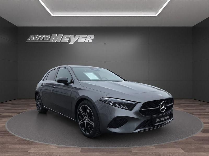 Gebraucht Mercedes A180 Progressive 136 PS (100 kW) 2025 Grau Limousine