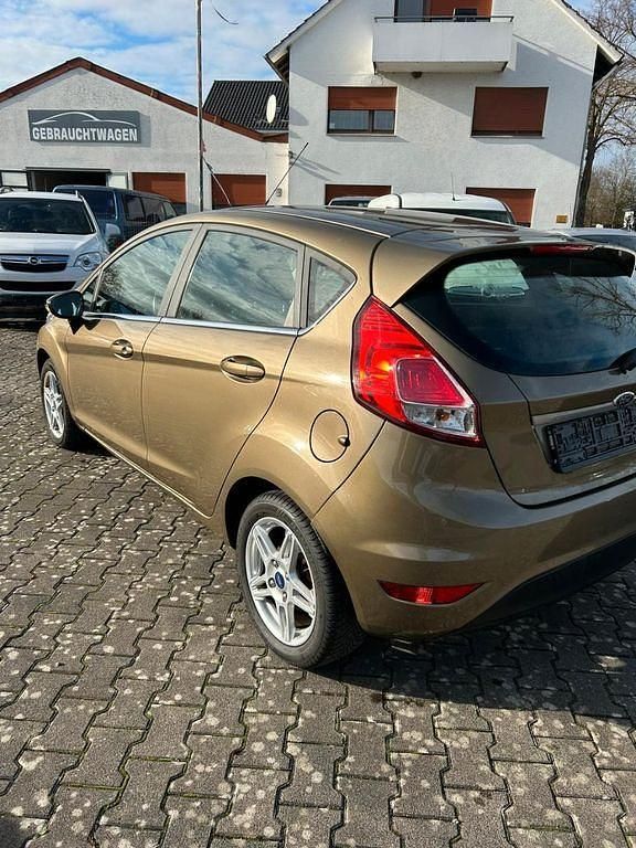 Gebraucht Ford Fiesta Titanium 75 PS (55 kW) 2014 Braun Limousine