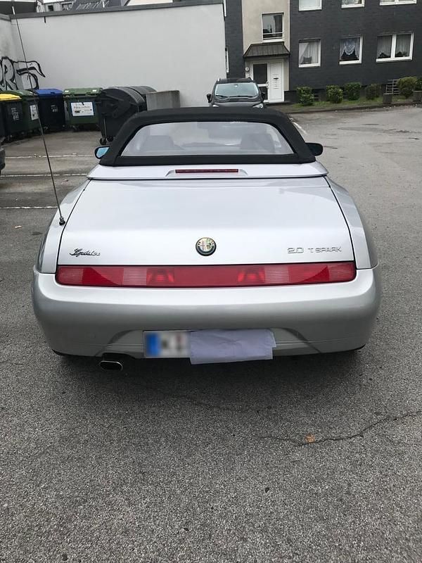 Gebraucht Alfa Romeo Spider 150 PS (110 kW) 2002 Silber Cabrio