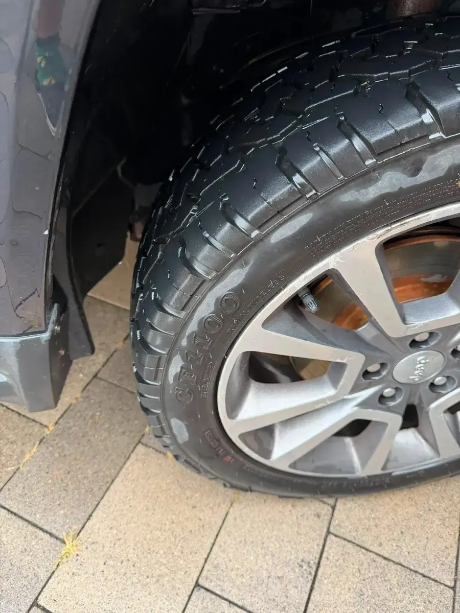 Gebraucht Jeep Compass Limited 163 PS (119 kW) 2014 Grau SUV