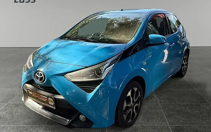 Gebraucht Toyota Aygo X-play 72 PS (52 kW) 2019 Blau Kleinwagen
