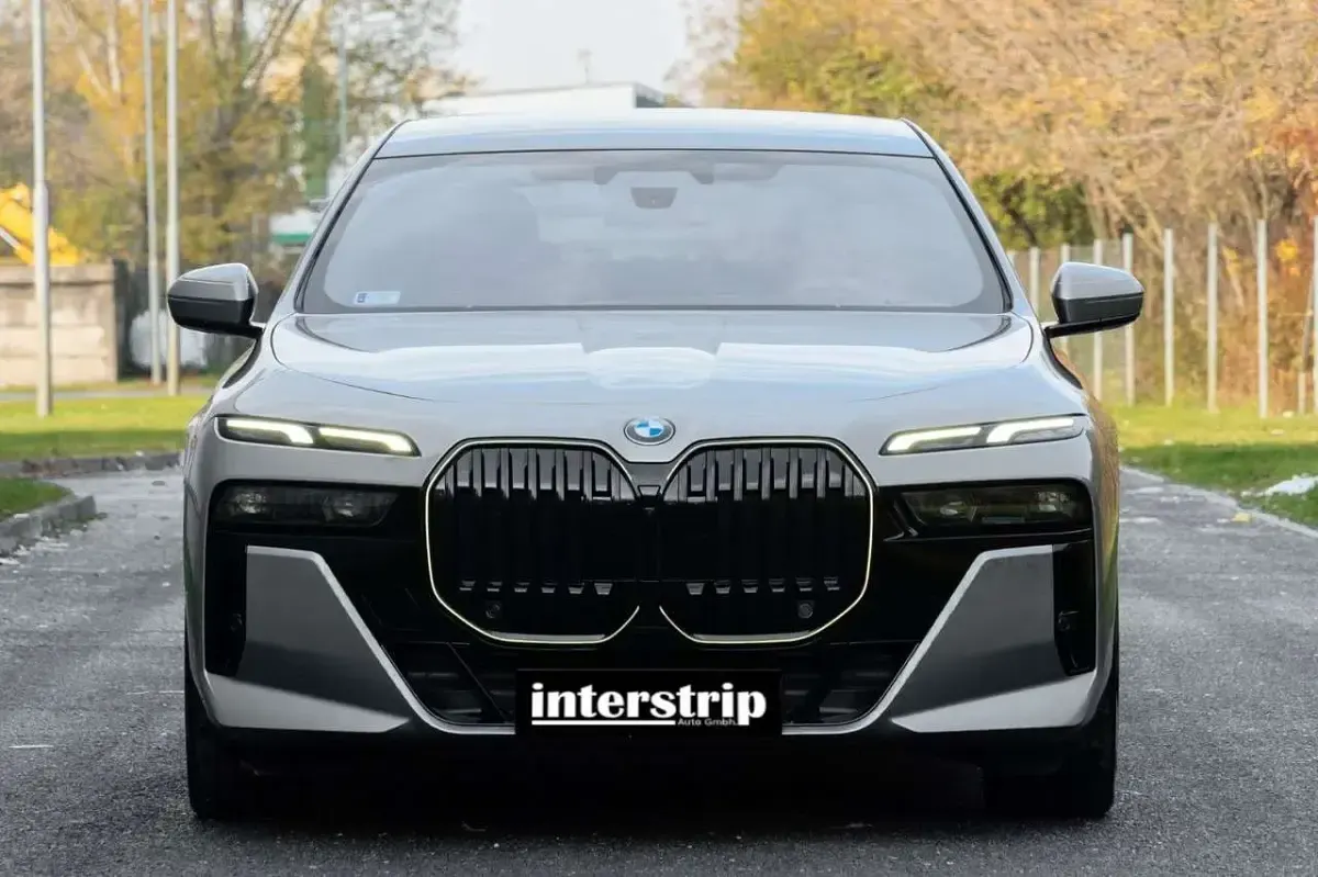 Gebraucht BMW 740 M Sport 299 PS (219 kW) 2025 Grau Limousine